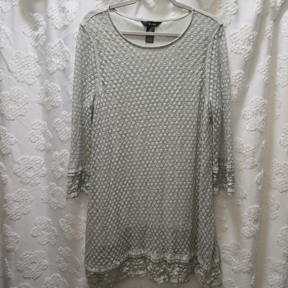 Ali Miles Womens 1X Sage Green Textured Bubble Lace Tunic 3/4 Sleeve Ruffle Top
